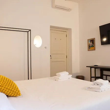 101 Flats Candia's 4*