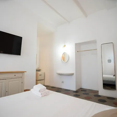 101 Flats Candia's 4* Rome