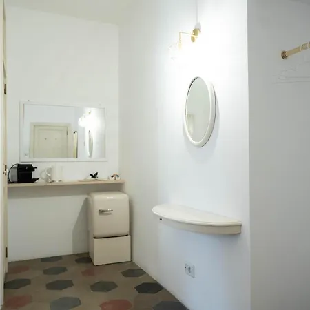 101 Flats Candia's 4* Rome