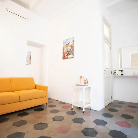 101 Flats Candia's Rom
