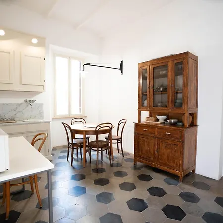 101 Flats Candia's Guest house 4*